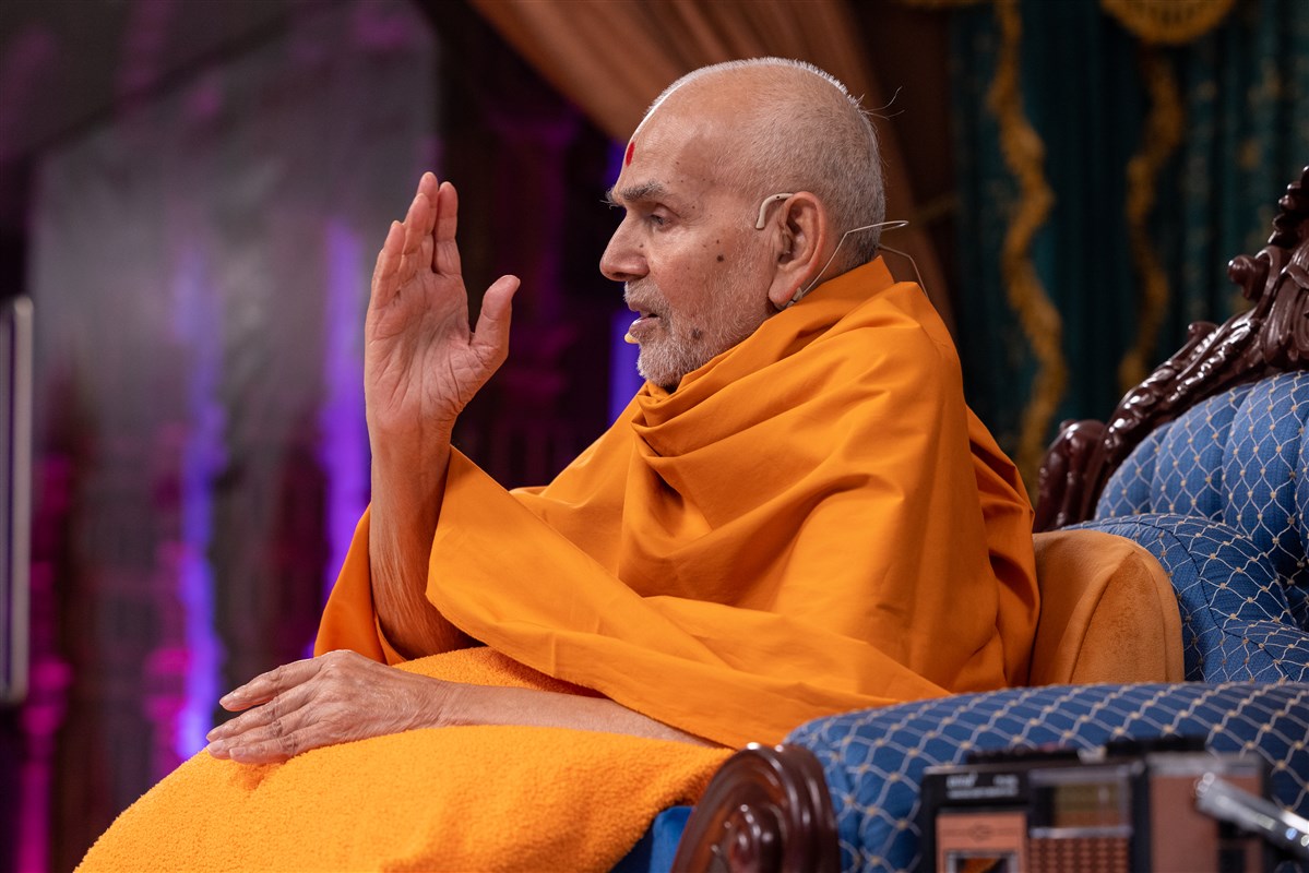 Swamishri shares further memories of Yogiji Maharaj