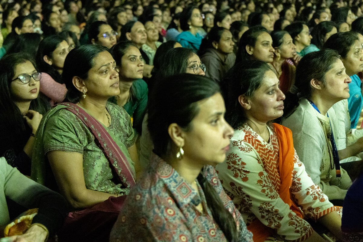 Devotees were overcome with emotion upon watching the touching episode