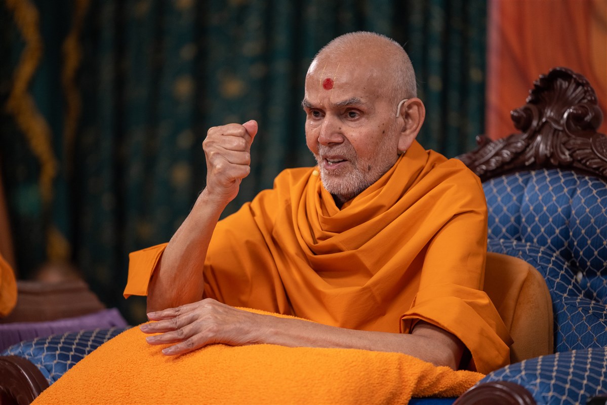 Swamishri described an emotional experience from Yogiji Maharaj’s life