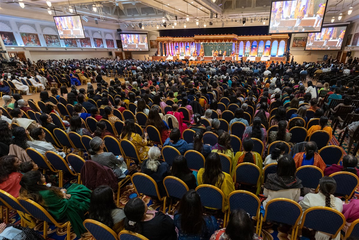 Guests from more than 110 Hindu mandirs, organisations and communities joined the assembly