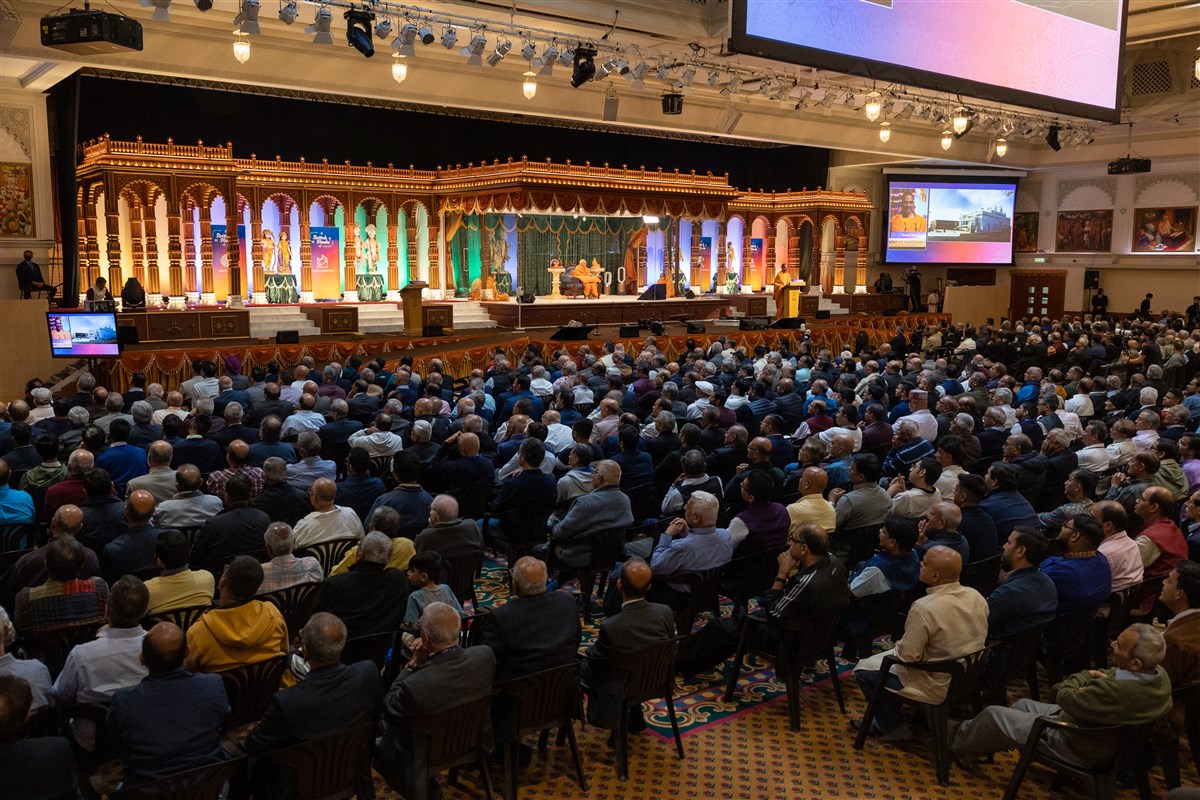 Sadhu Paramtattvadas outlines Hindu contributions to British society in the field of faith and worship