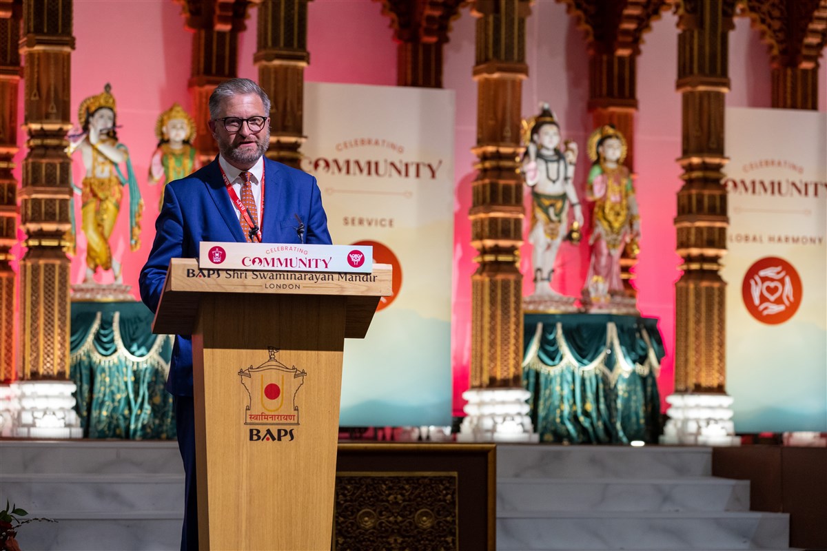 David Gold, Director of External Affairs & Policy for the Royal Mail, describes the place of Neasden Temple in the religious landscape of Great Britain...