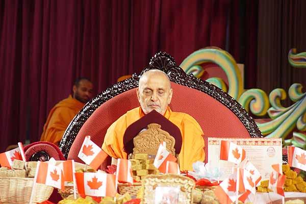 Swamishri in dhyaan 