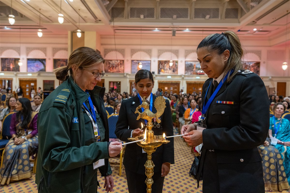 L to R: Samantha Wilcox (Community Defibrillation Manager, London Ambulance Service); Sapna Patel (Detective Inspector, Sussex Police); Narinder Dali (Borough Commander, London Fire Brigade)