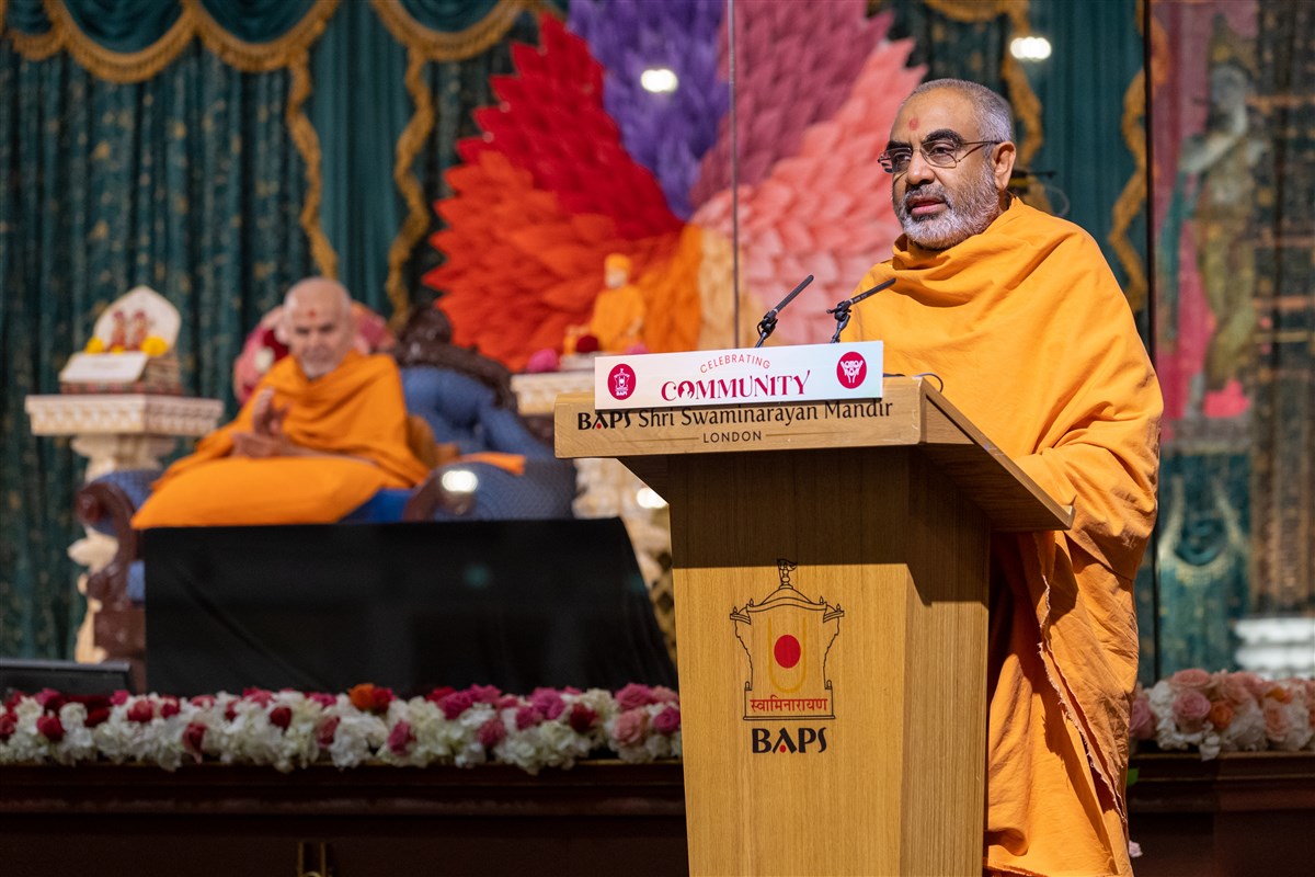 Yogvivekdas Swami, Head Swami of BAPS in UK & Europe, thanked the guests for attending and for their continuing support and goodwill