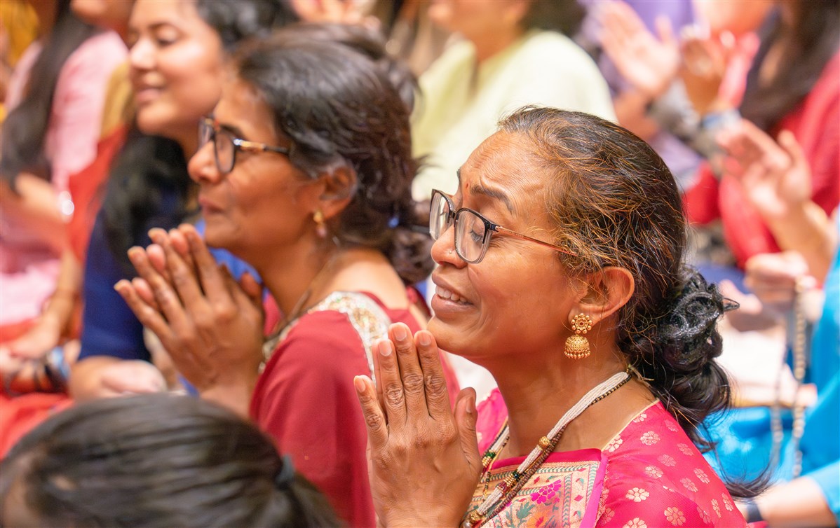 The sight of Swamishri brings an outpouring of joy among the devotees