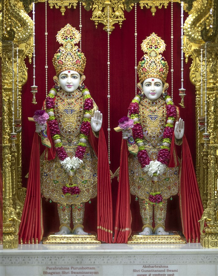 Parabrahma Bhagwan Swaminarayan and Aksharbrahma Gunatitanand Swami