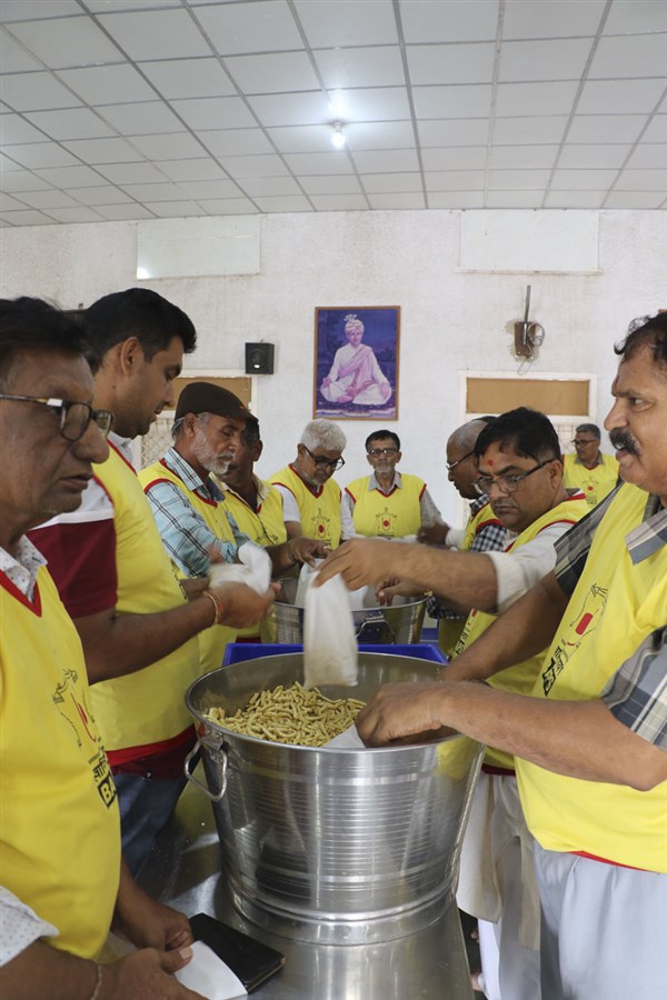 Cyclone Biparjoy BAPS Relief Work 2023, Bhuj