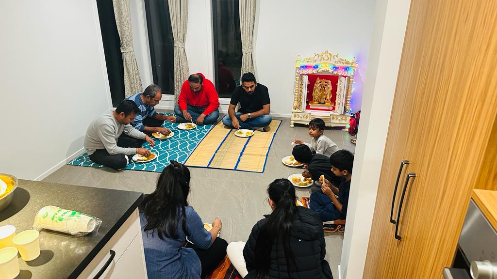 Gher Gher Ghar Sabha, Hamilton