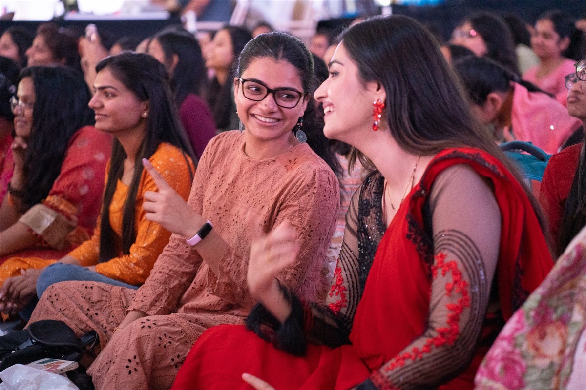 Devotees enjoying the assembly