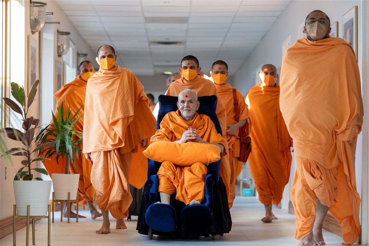 Swamishri on his way to his residence after the divine celebration 