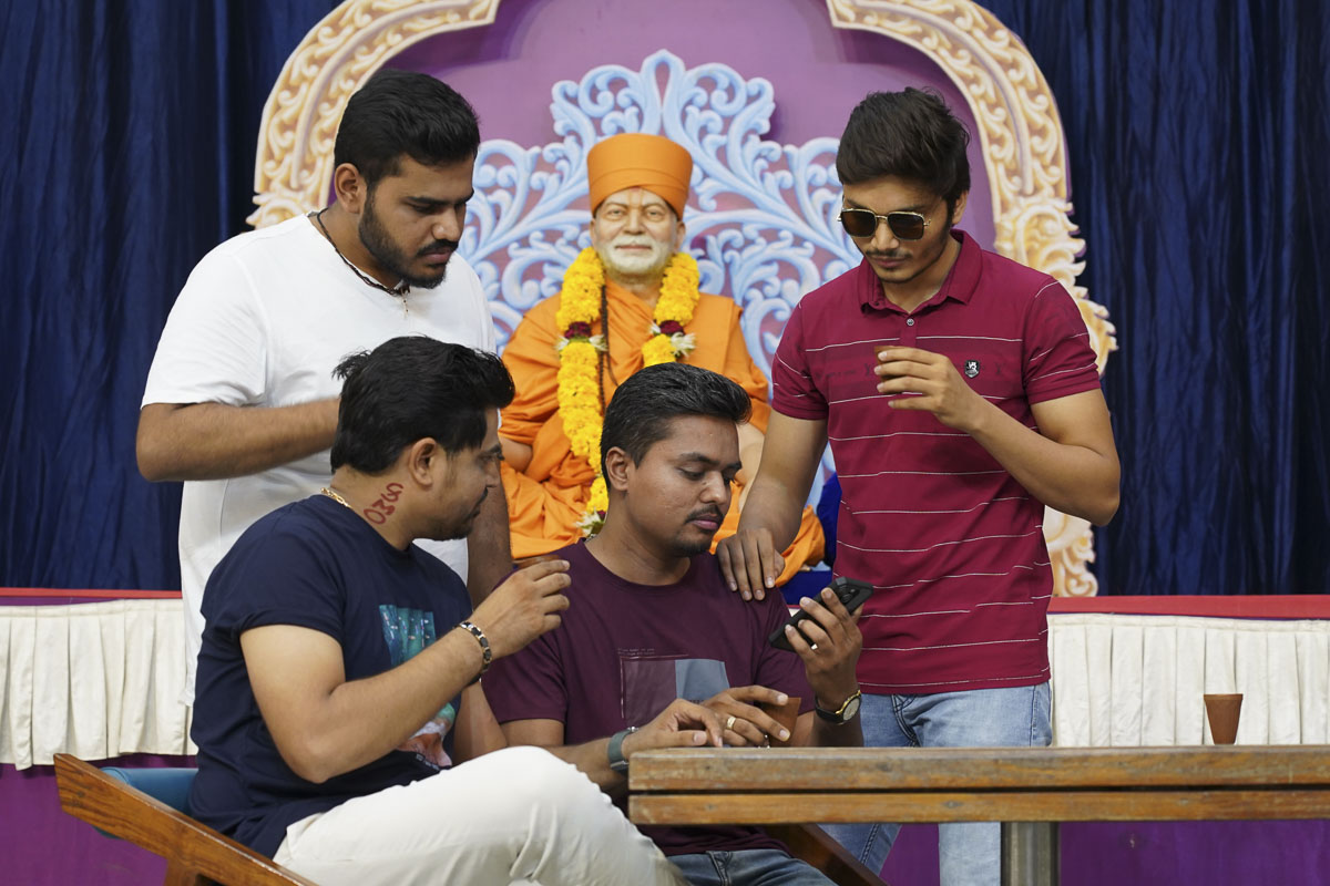 Annual Yuva Shibirs 2023: ‘Gunatit Guru: Our Best Friend’, Surat