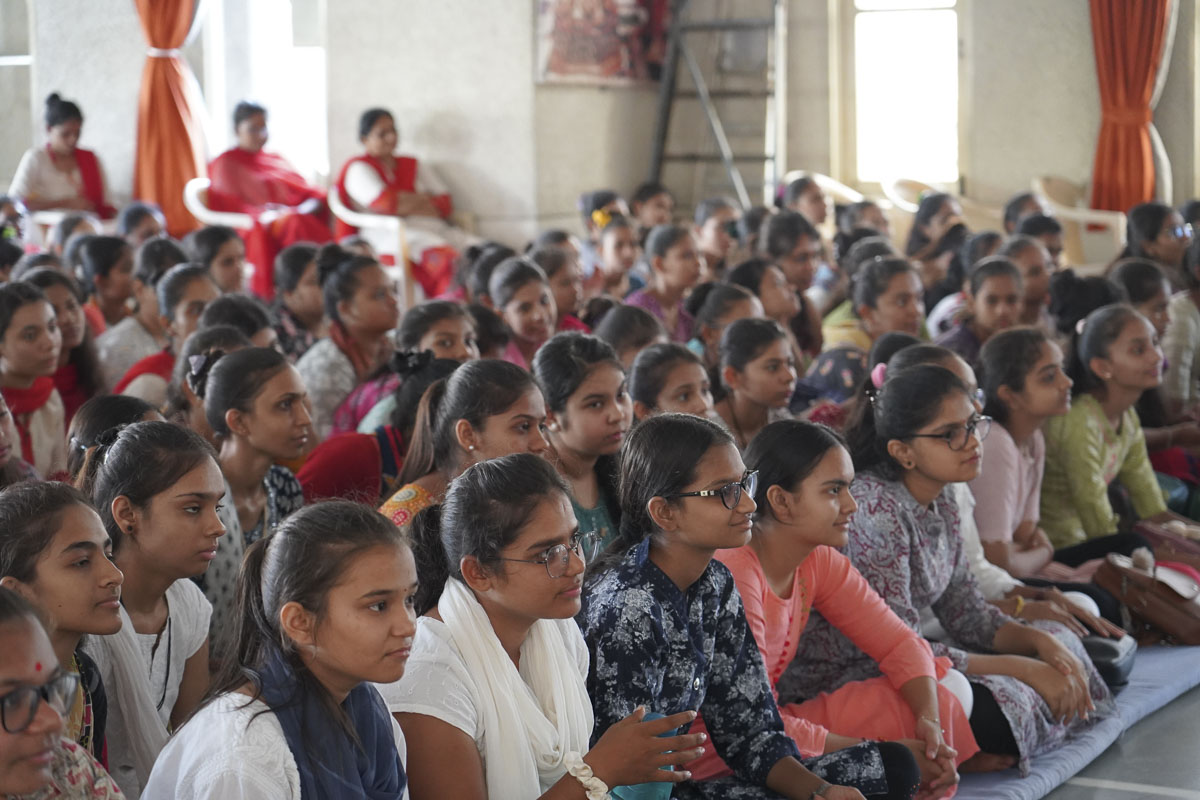Annual Yuva Shibirs 2023: ‘Gunatit Guru: Our Best Friend’, Nadiad