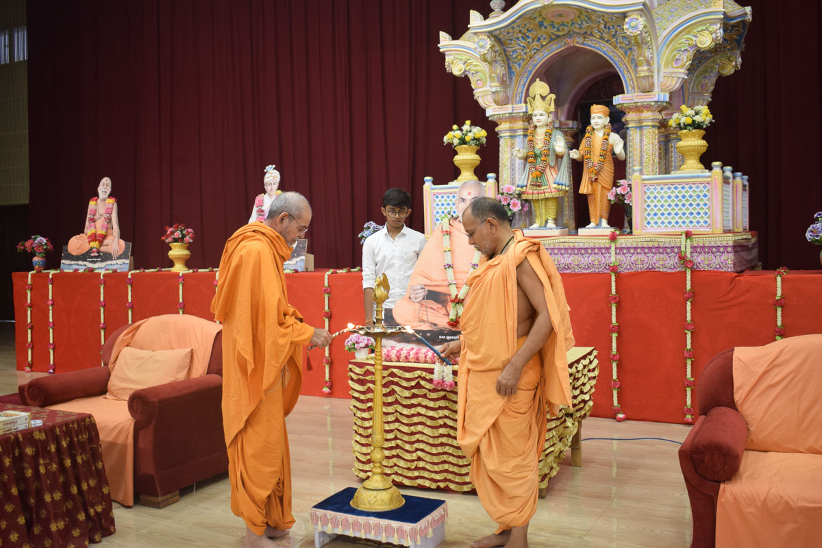 Annual Yuva Shibirs 2023: ‘Gunatit Guru: Our Best Friend’, Gondal