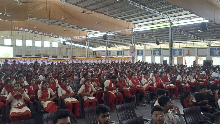 Annual Yuva Shibirs 2023: ‘Gunatit Guru: Our Best Friend’, Bochasan