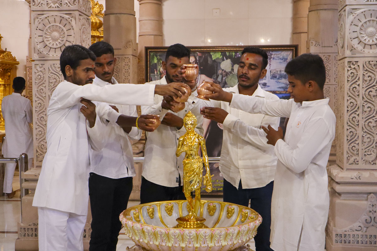 Annual Yuva Shibirs 2023: ‘Gunatit Guru: Our Best Friend’, Dhule
