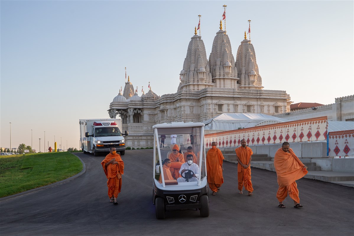 Swamishri en route to his daily puja