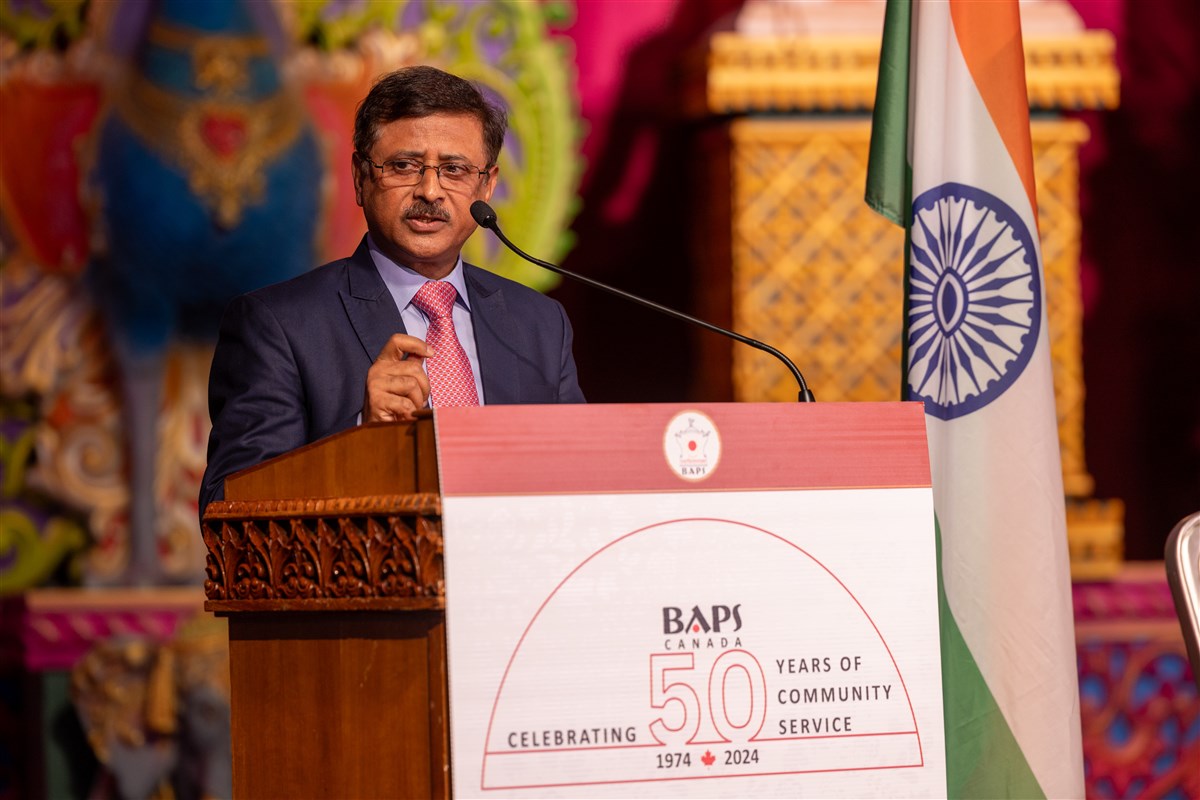 Shri Sanjay Kumar Verma, High Commissioner of India to Canada, addresses the assembly