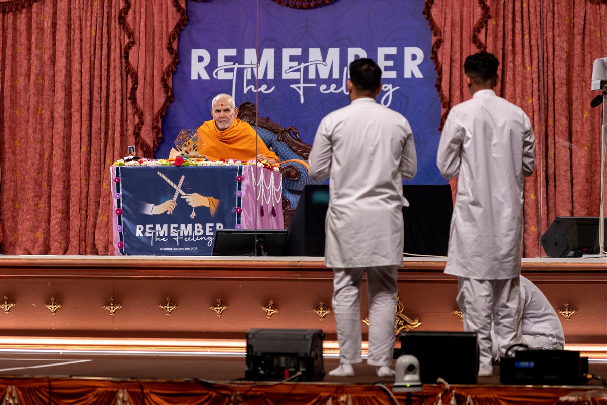 Swamishri's Puja