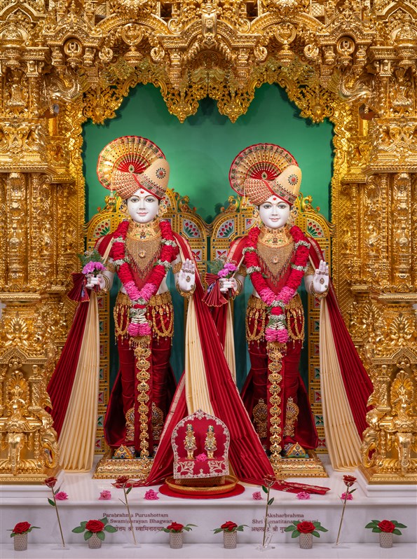Parabrahma Bhagwan Swaminarayan and Aksharbrahma Gunatitanand Swami