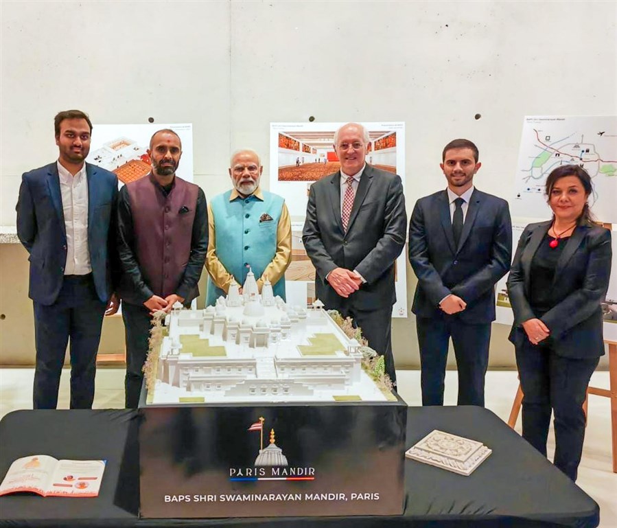 BAPS Leaders Meet Prime Minister of India in Paris