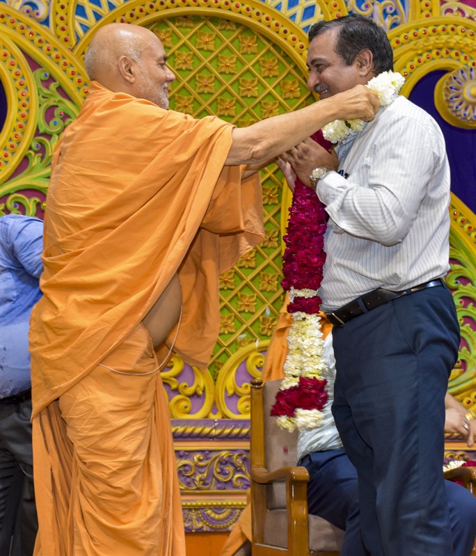 Honorable Governor of Gujarat Attends Natural Farming Conference, Sarangpur