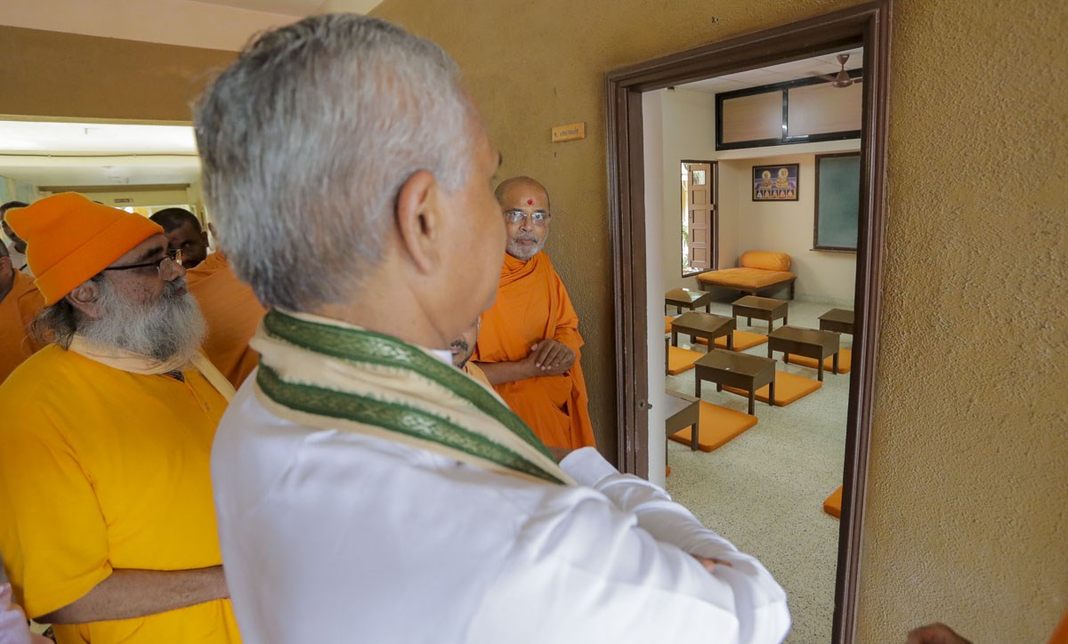 Honorable Governor of Gujarat Attends Natural Farming Conference, Sarangpur