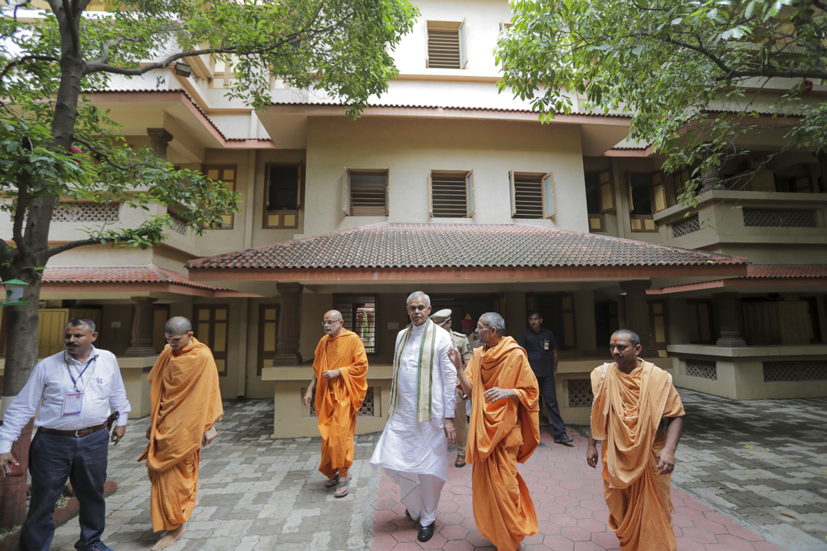 Honorable Governor of Gujarat Attends Natural Farming Conference, Sarangpur