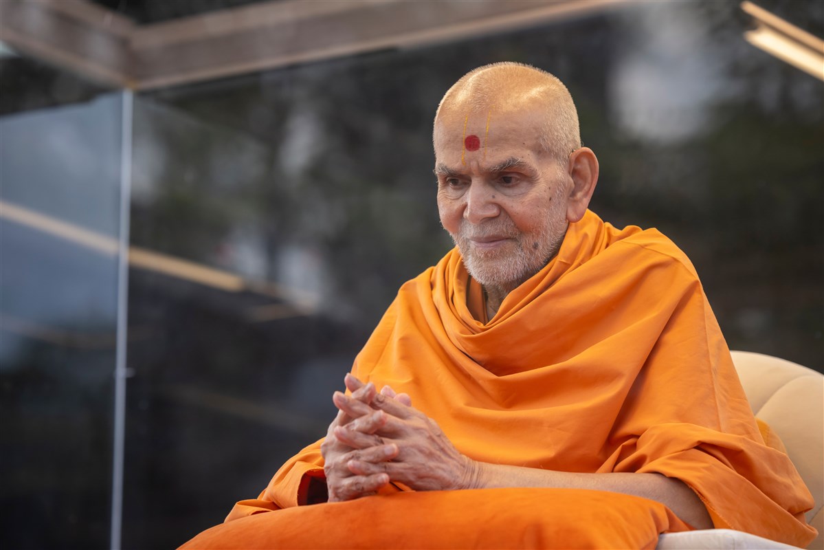 Swamishri acknowledges volunteers 