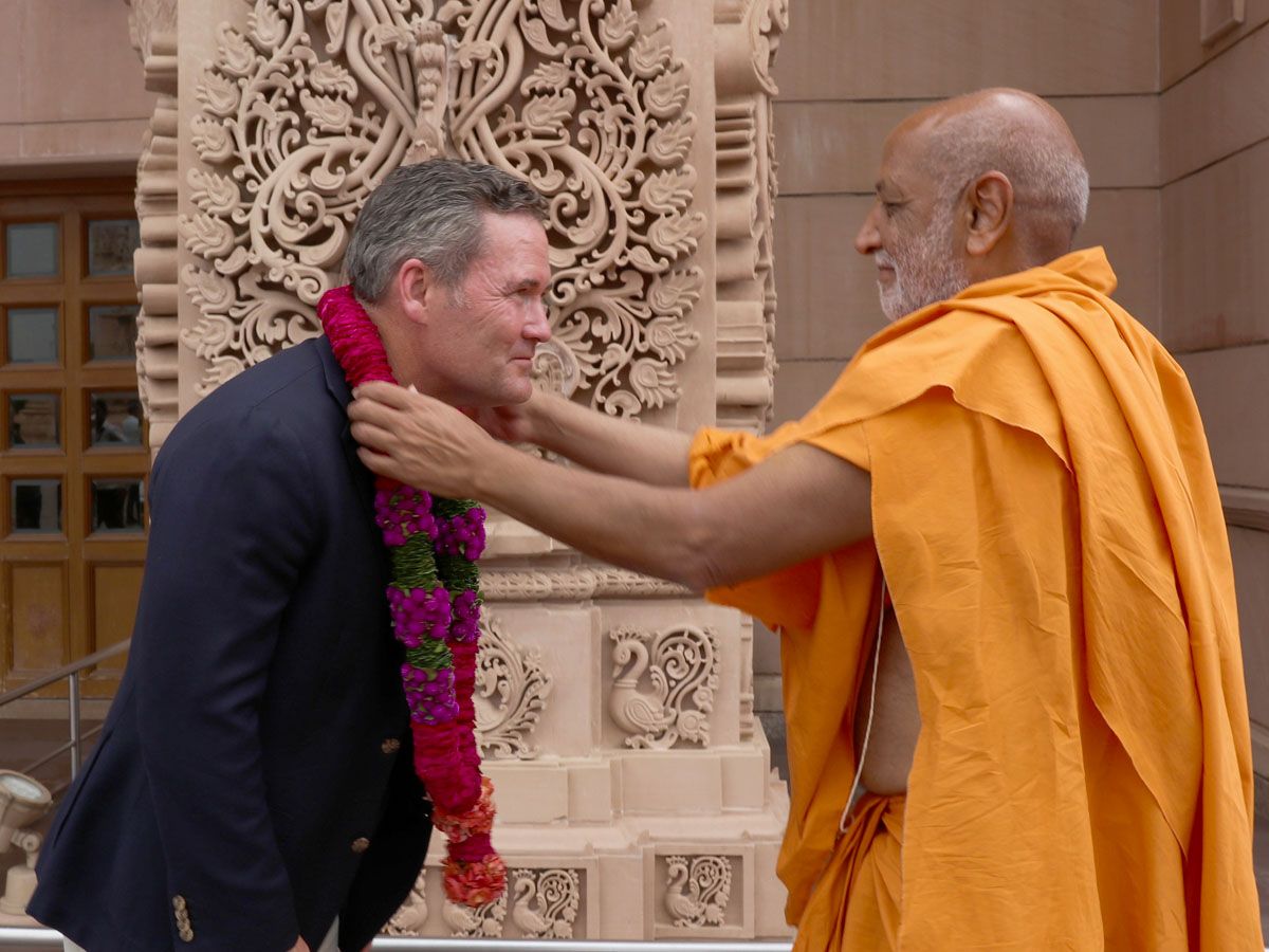United States Congressman Michael Waltz traditionally welcomed at Swaminarayan Akshardham 