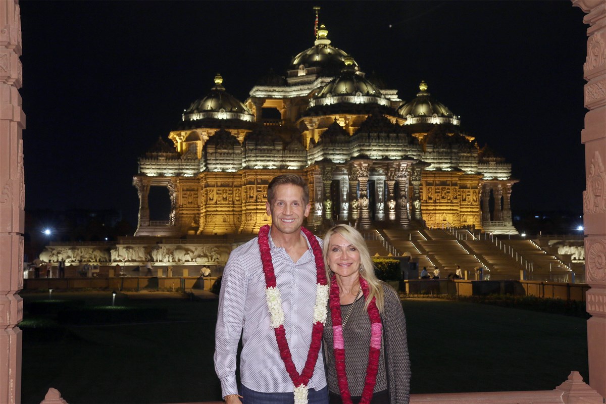 United States Congressman Rich McCormick (GA – 6) and Dr. Debra Miller at Swaminarayan Akshardham 