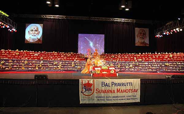 morning ,Swamishri performs pooja in front of a massive annakut offering to Shri Harikrishna Maharaj 