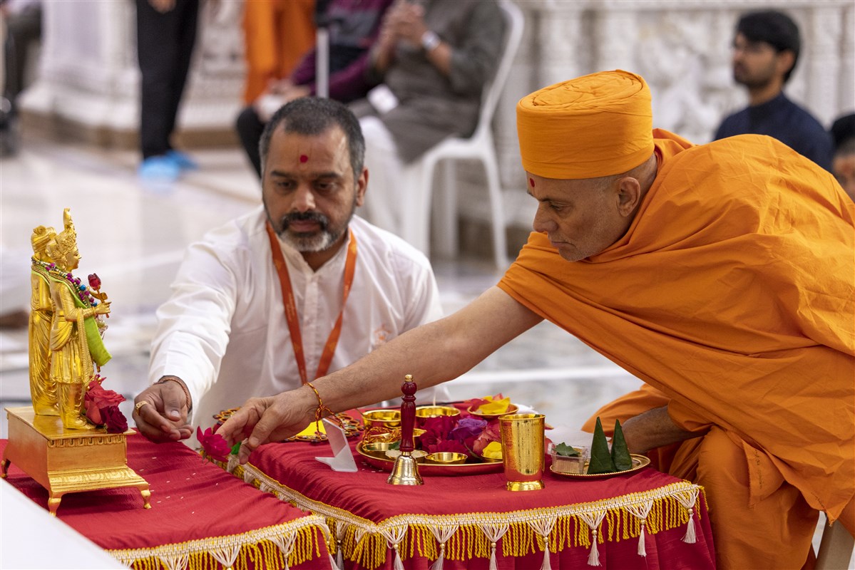 Akshardham Pujan Vidhi, Oct 1