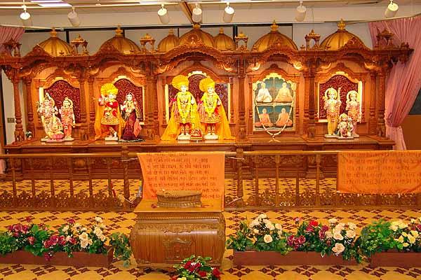 The murtis of the Shri Swaminarayan Mandir 