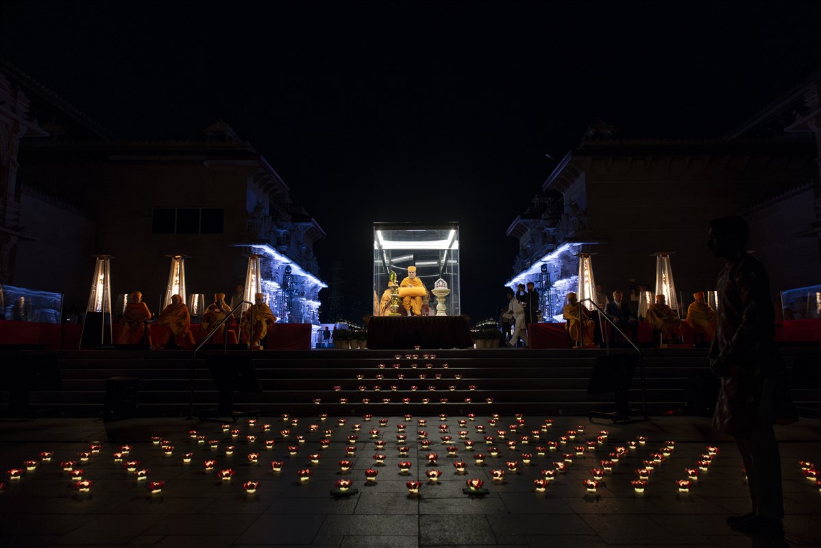 Grand Dedication Ceremony Swaminarayan Akshardham, Robbinsville, NJ, USA