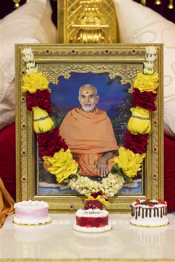 9oth birth anniversary of Pragat Brahmaswarup Mahant Swami Maharaj