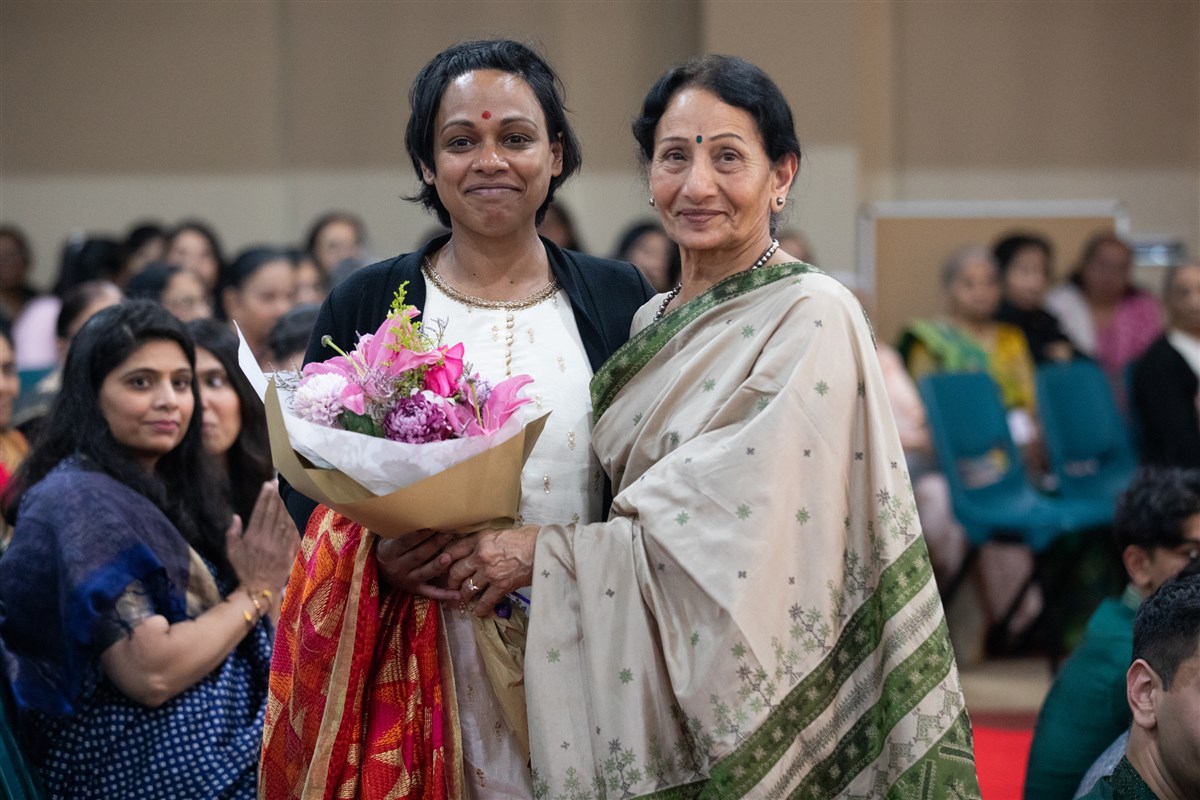 New Zealand Prime Minister Visits BAPS Mandir, Auckland