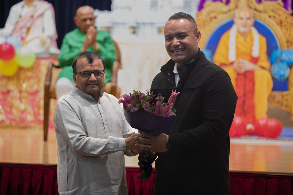 New Zealand Prime Minister Visits BAPS Mandir, Auckland
