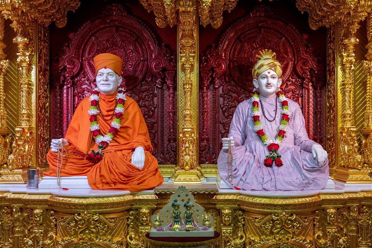 Brahmaswarup Yogiji Maharaj, Shri Harikrishna Maharaj and Shri Gunatitanand Swami Maharaj, Brahmaswarup Bhagatji Maharaj