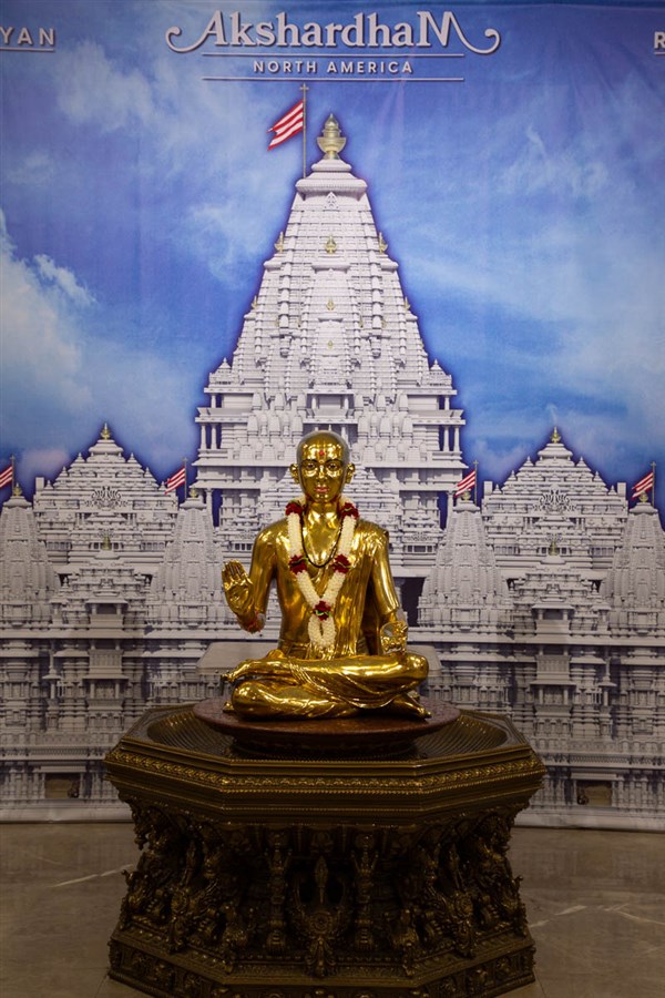 Bhagwan Swaminarayan (abhishek murti)