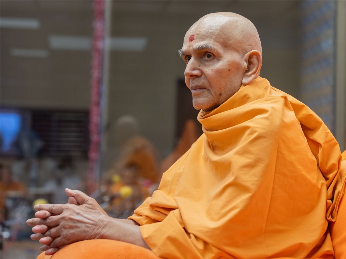 Swamishri during the lunar eclipse assembly