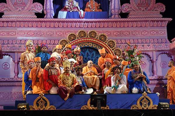 The kishores who performed the drama with Swamishri 