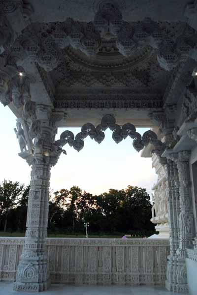 The beautiful arches placed between the intricately carved pillars