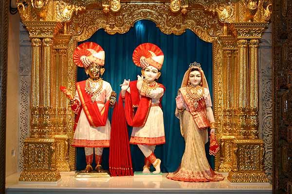 Shri Harikrishna Maharaj and Shri Radha Krishna Dev 	