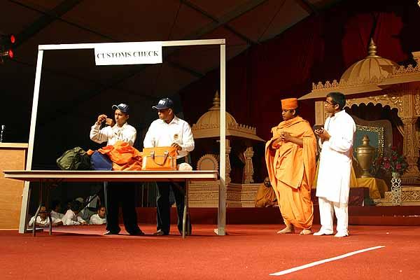 Kishori Din July 29, 2004 - Kishores perform a drama 