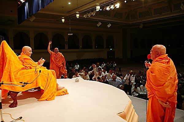 Lunar Eclipse  -  Ghanshyamcharan Swami and Krishnapriya Swami make Swamishri and the audience laugh
