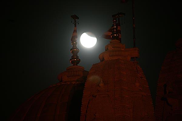 Lunar Eclipse  -  The eclipse visible amongst the pinnacles of Shri Swaminarayan Mandir, London