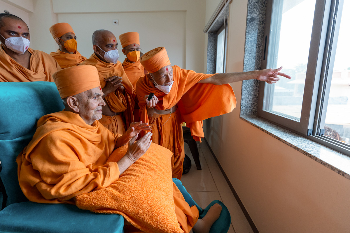 Sarvamangal Swami explains the preparations for the murti-pratishtha mahotsav
