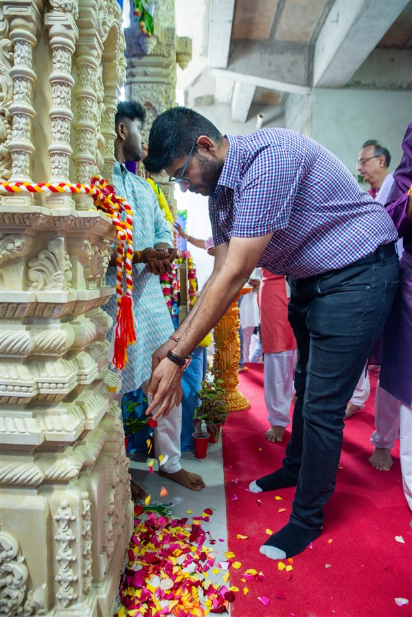 Stambh Pujan, Dar-es-Salaam