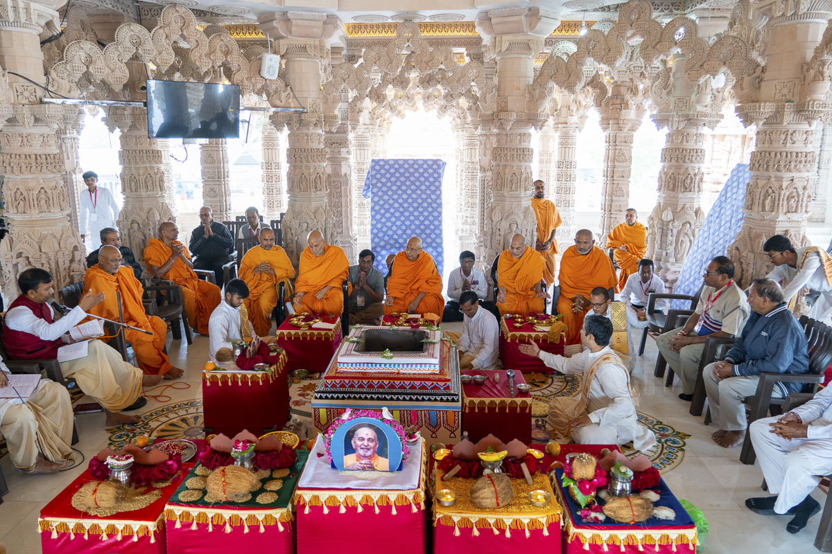 Vastu-Mandir Pravesh rituals, BAPS Shri Swaminarayan Mandir, Nadiad